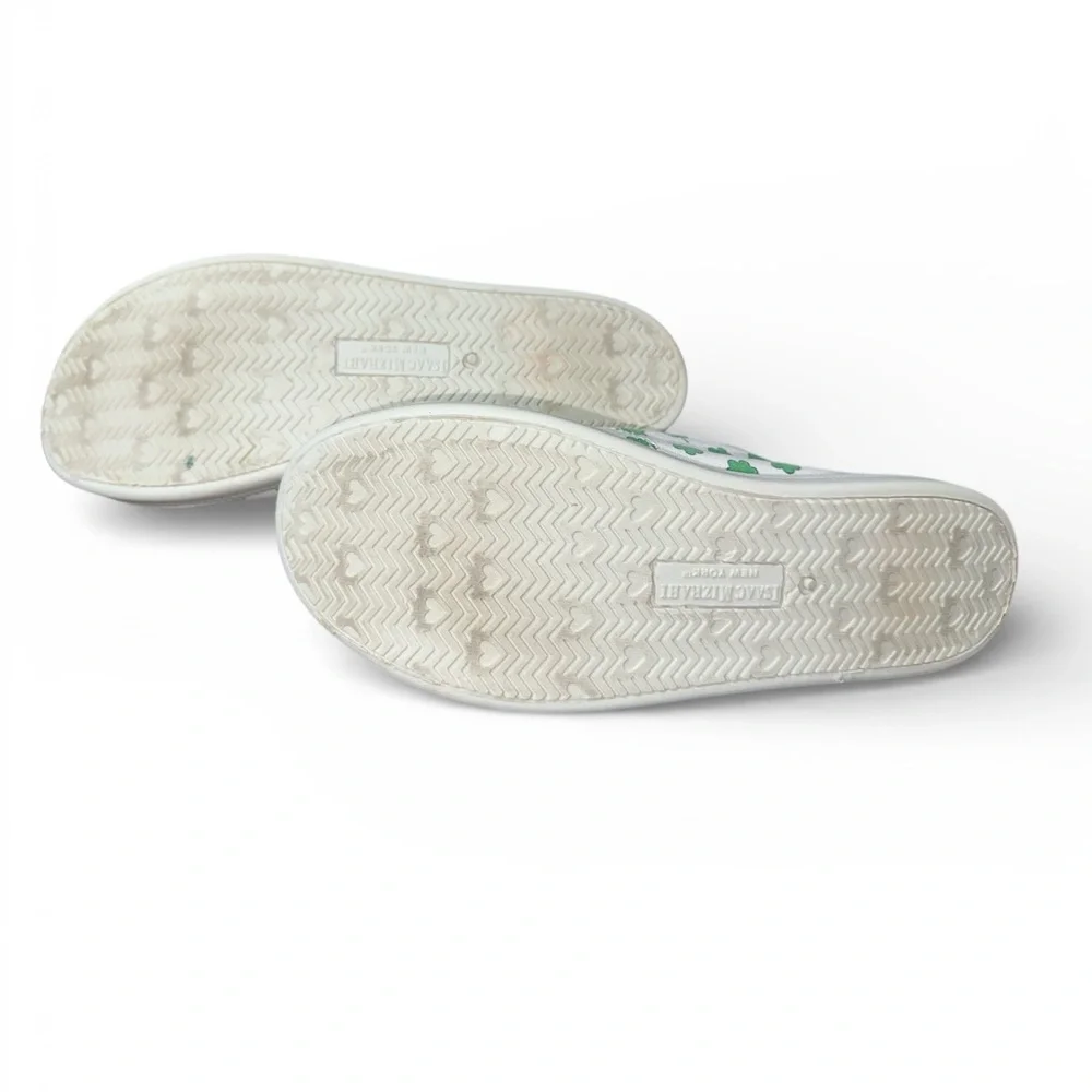 Isaac Mizrahi Women’s White Canvas Sneakers with‎ Green Clover Design size 6.5